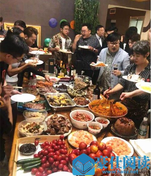 刘欢办豹纹派对 这到底是个什么梗？