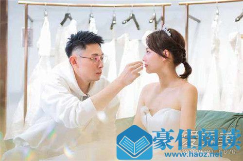 买超为张嘉倪庆生照片曝光 张嘉倪今年多少岁