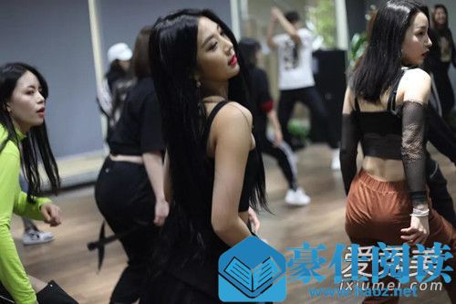 抖音张艺兴mv女主是谁 金海恩韩国个人资料照片