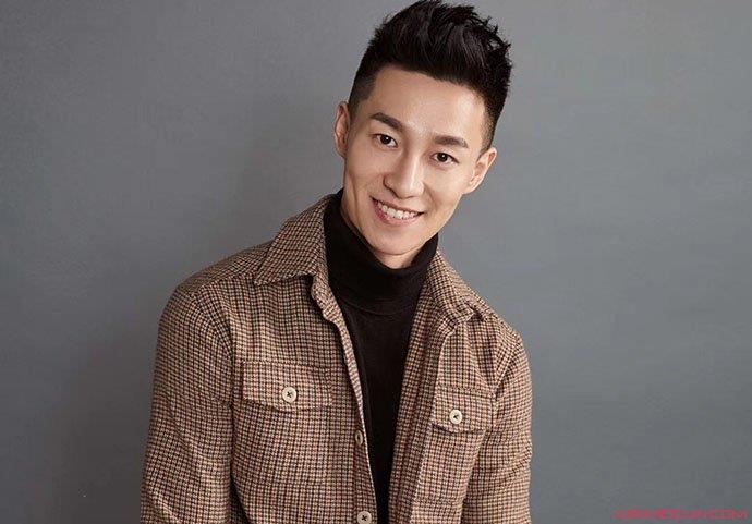 向云龙是健身教练吗