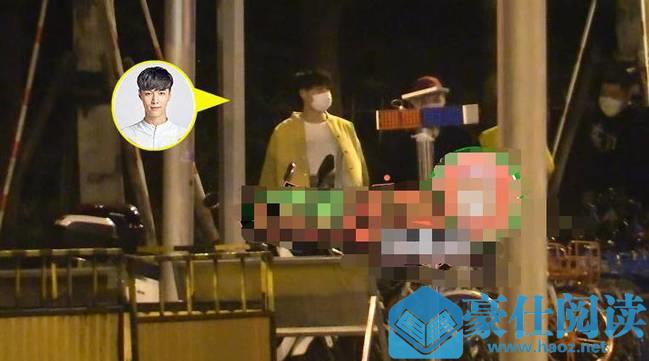 张艺兴户外吸烟