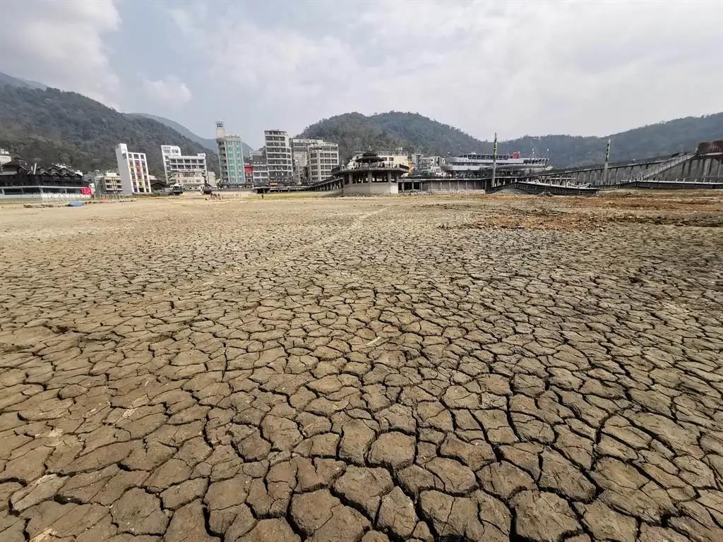 台湾世纪大旱 “日月潭”没了 台当局还在放“毒水” 台湾世纪大旱 “日月潭”没了 台当局还在放“毒水”