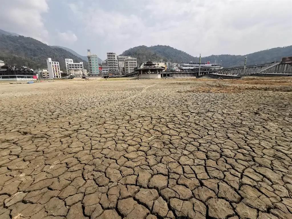 台湾世纪大旱 “日月潭”没了 台当局还在放“毒水”