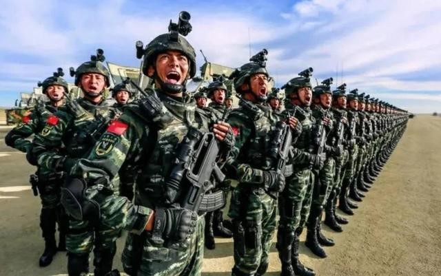 海军年底哭穷，老旧军舰联合直9反潜演练，为何每年钱都不够用？