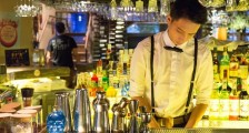 快餐店酒吧什么时候开业 会是最可能晚复工的行业吗