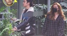 曝屈楚萧约会两女 这到底是个什么梗?