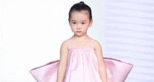 董璇女儿走秀什么情况 董璇女儿走秀照片