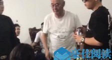 61岁赵本山近照曝光 满头白发疑似在训徒弟!