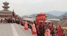 横店影视城“潜规则”被曝光,遍地都是校花各个美女为了成名不择手段!