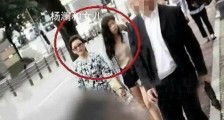 杨澜女儿长相清秀 近20岁吴所惧近照曝光短裤露长腿