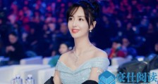 佟丽娅胖了啥情况 佟丽娅深V露事业线傲人身材十分吸睛