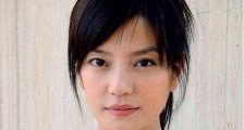 赵薇身家依然超45亿,如今却烟不离手憔悴不堪,比那英还邋遢
