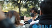 演员王嘉现身法院 神情憔悴背后实情曝光令人瞠目【图】