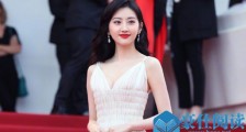 景甜回应戛纳被催 自曝走戛纳红毯心得却因胖了被调侃