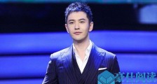 黄晓明艺考旧照曝光 声情并茂演唱网友却粉上了他的颜