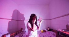 19岁女大学生人前风光人后肮脏,出租房满地都是用过的物品避孕套姨妈巾