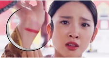 《鹿鼎记》穿帮镜头太离谱!韦春花穿透视装,小宝出家瞬间留长辫