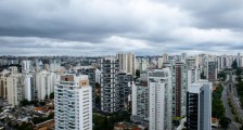 陷债券违约旋涡 易小迪的阳光100中国到底有多难?
