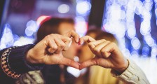 成为一名"人类高质量男友",七夕要花多少钱?