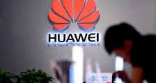 回到2005,华为贴牌卖手机