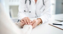 谁在批量“制造”医美咨询师?