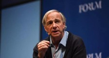 Bridgewater's Dalio Urges Markets Not to Misinterpret Policy Moves in China