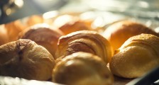 排队两小时买墨茉、虎头局,但别指望年轻人“味蕾忠诚”