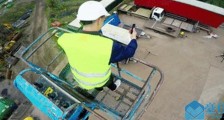 每一代iPhone,都会被这群人摔出新高度