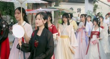 进击的“十三余”,困在网红镜头里