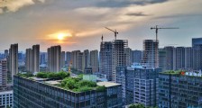 房东跳价、中介PUA，在杭州二手房市场惊心走一遭
