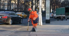 20年赚出百亿身价：中国最强清洁工和他的扫街传奇