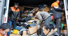 多家快递公司宣布涨价,上涨的费用直接给快递小哥