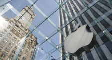 iPhone 13预售官网被抢崩,苹果真的降价了吗?