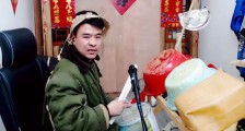 YY大衣哥管理被辞退,年纪太大反应慢,在职期间未购买五险一金