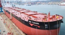 世界最大矿砂船 由中国制造的40万吨级超大型矿砂船