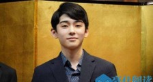 藤间斋的未婚妻是谁 00后佛系少年为什么被称为小少爷?