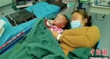 女儿患罕见骨病 湖北“90后”妈妈截骨救女