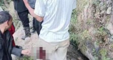 男子上山找羊遭熊袭击 30余人前去救援,轮流把他背下山