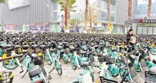 逆行变道 乱停乱 共享电动单车安全隐患不少