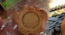 网红店里的面包 该不该标明生产日期?