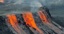 世界上最大的熔岩湖 尼拉贡戈火山坑火山口最大直径2千米