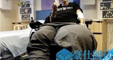 世界上最大最粗的腿 重216斤非洲8岁小孩腿长1.5米