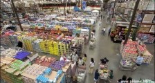 30年不涨价,回购率90%,逆势大赚10亿美元,这家线下实体店是怎