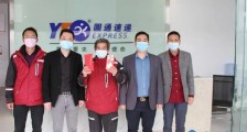62岁卸车员两天两夜走完170公里返岗,公司奖励半月工资