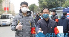 防疫工作当前 “父子兵”“夫妻档”齐上阵
