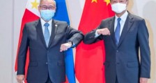 最戏剧性外交事件后,道歉的菲律宾外长又来中国了!