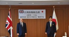 独家卫星图片:英国航母进入南海!它会闯我12海里吗?