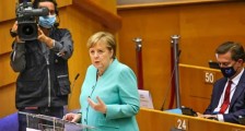 默克尔自我盖棺,政治生涯5大危机,很难搞!