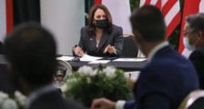 一个月内,美国打压中国的三张牌,全军覆没!