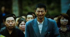 当人贩子变成养父母,是对道德与正义赤裸裸的羞辱与嘲讽!